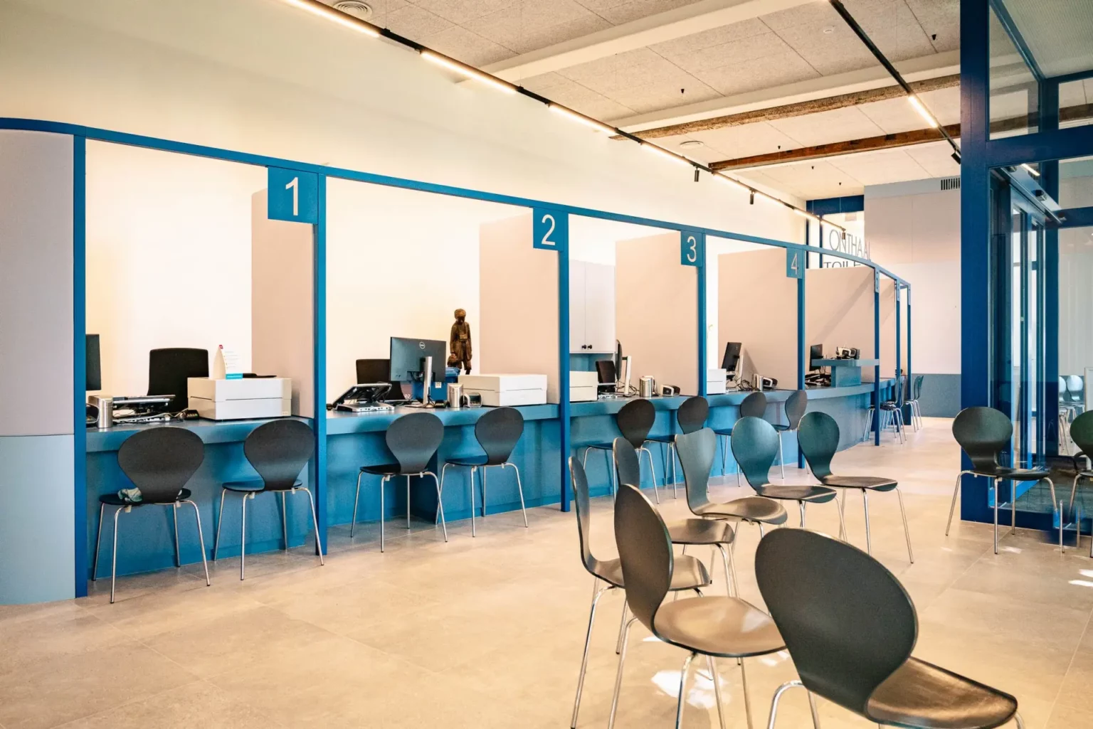 4technics realiseerde de technische infrastructuur in het gerestaureerde koetshuis van Park Sorghvliedt, dat nu dienstdoet als nieuw Stadsloket van Hoboken.